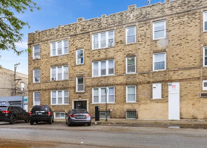 Aparthotel Private In Stylish Humboldt Park Retreat *