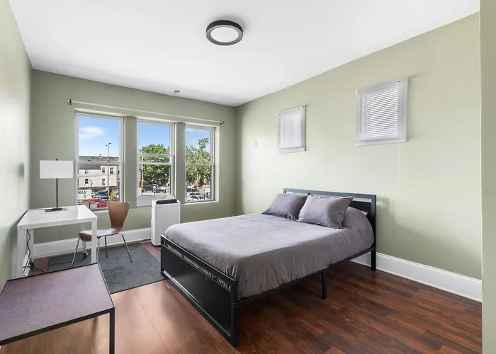 Private In Stylish Humboldt Park Retreat Aparthotel *