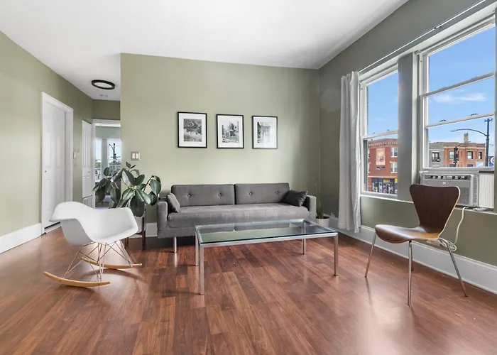 Aparthotel Private In Stylish Humboldt Park Retreat Chicago