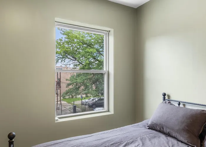 Private In Stylish Humboldt Park Retreat Aparthotel *