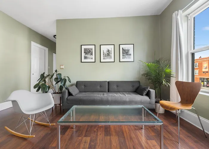 Private In Stylish Humboldt Park Retreat Aparthotel