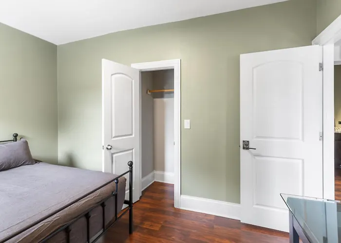 Aparthotel Private In Stylish Humboldt Park Retreat